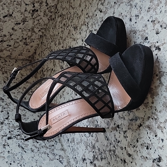 Alaia Shoes - Exquisite Alaia Suede 145 platform heels